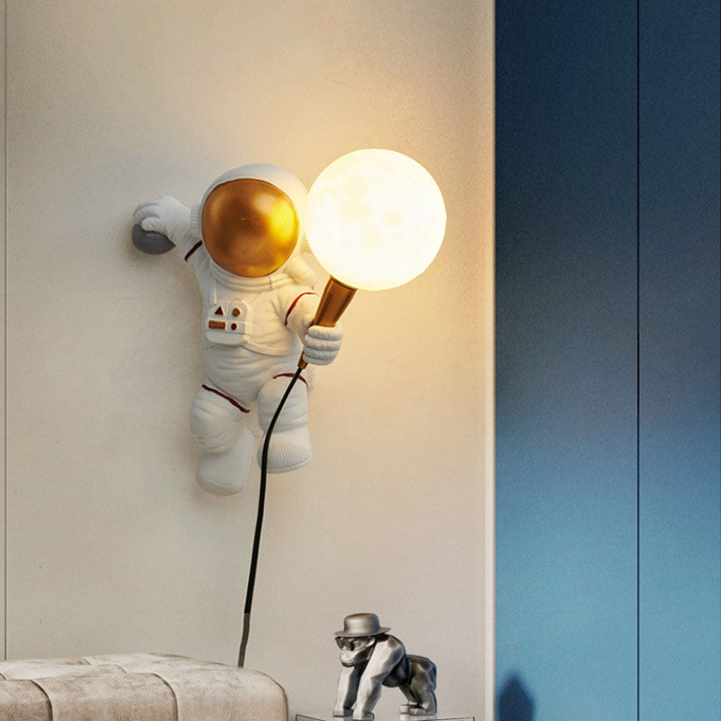 Brehn | CosmoBuddy Astronaut Wandlamp | Creatief Ontwerp | Hars & ABS | LED Slaapkamerlicht