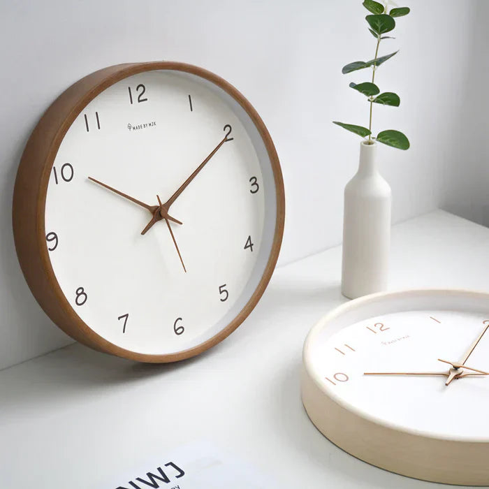 QuietOak - Elegante analoge wandklok met stille beweging
