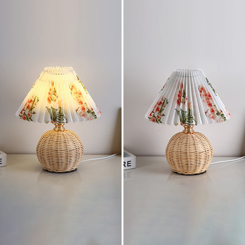 Noorse Rieten Geplooide Stof Conische LED Tafellamp 1-Licht