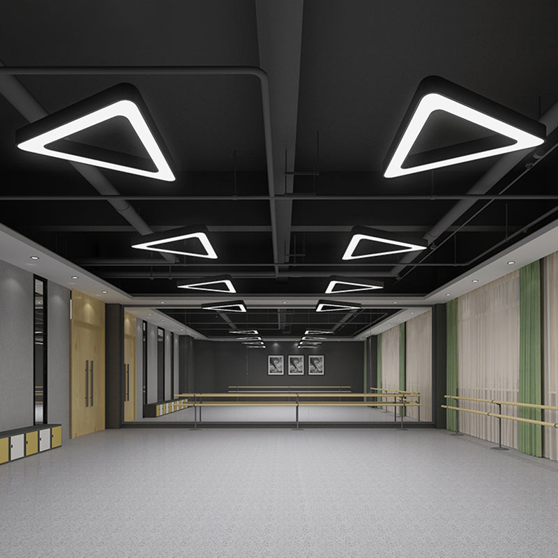 Driehoekige Gym Plafond Hanglamp Metallic Moderne LED Kroonluchter Verlichting in Zwart