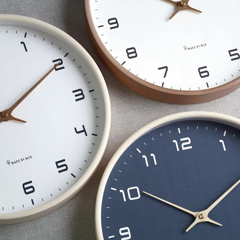 Minimalistische Wandklok met Houten Frame – Stijlvol, Tijdloos en Duidelijk