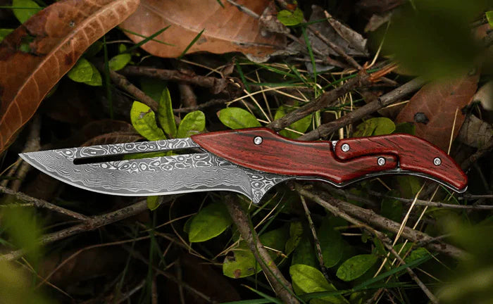 BladeCraft ā Handgemaakt Vouwmes van Damascusstaal