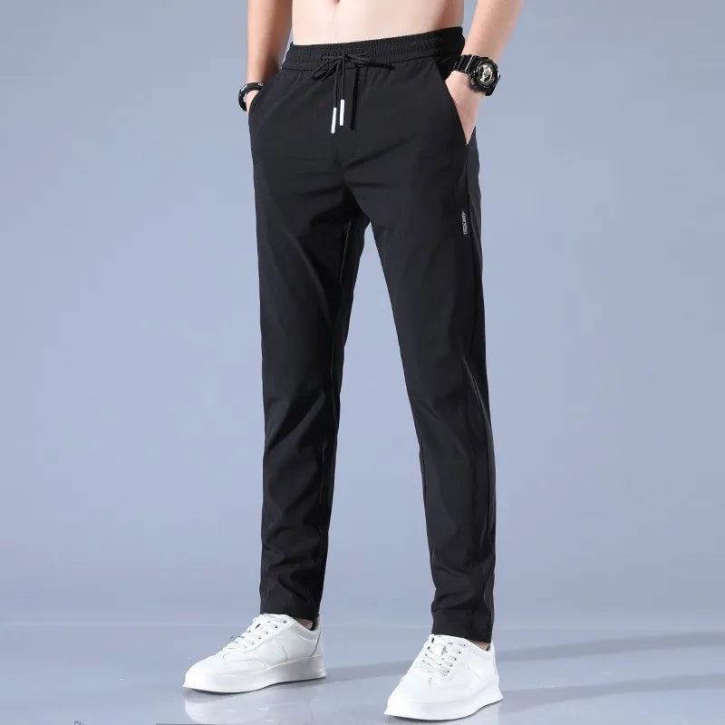 SilkTrend Luxe Sportbroek | Veelzijdige slim-fit zomerbroek gemaakt van ademend ijszijde voor ultiem comfort en stijl