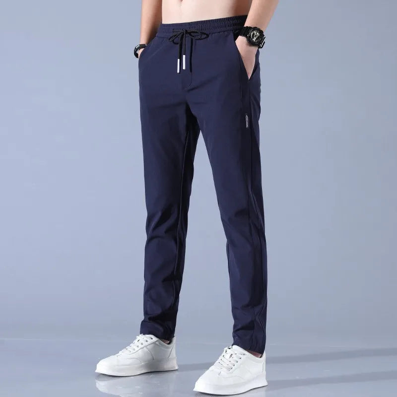 SilkTrend Luxe Sportbroek | Veelzijdige slim-fit zomerbroek gemaakt van ademend ijszijde voor ultiem comfort en stijl