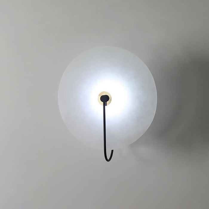 LED Wandlamp van Alabaster – Elegant en Rust in het Licht