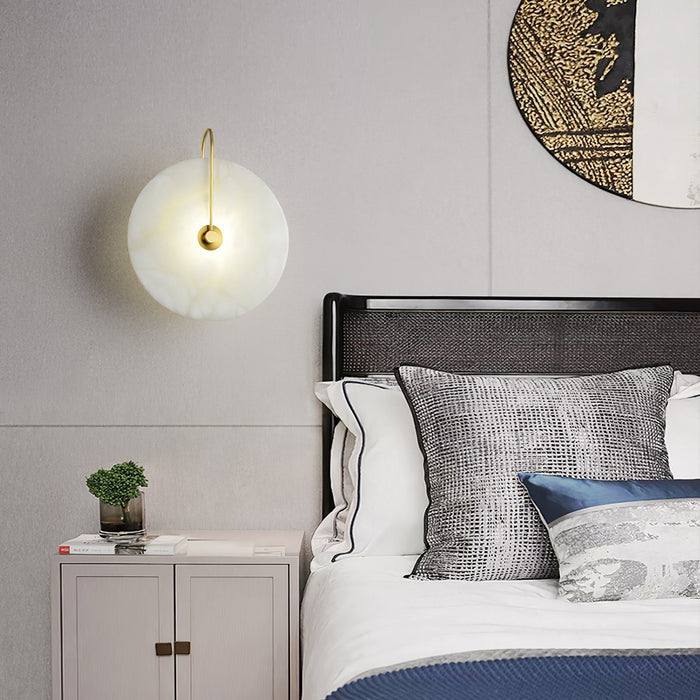 LED Wandlamp van Alabaster – Elegant en Rust in het Licht