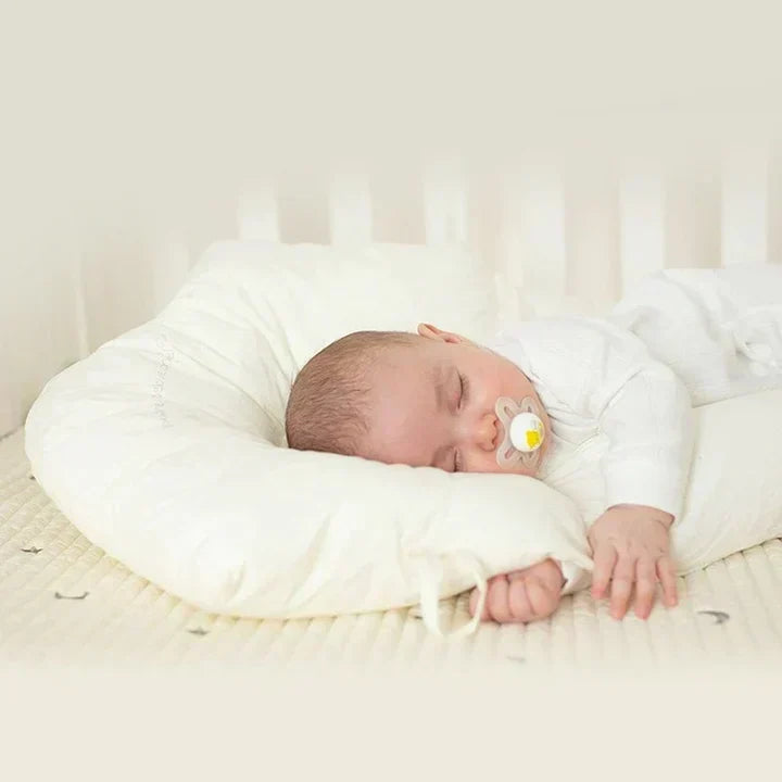 Ergonomisch Baby Knuffelkussen – Antibacterieel Slaapkussen voor Veilige Baby Slaap