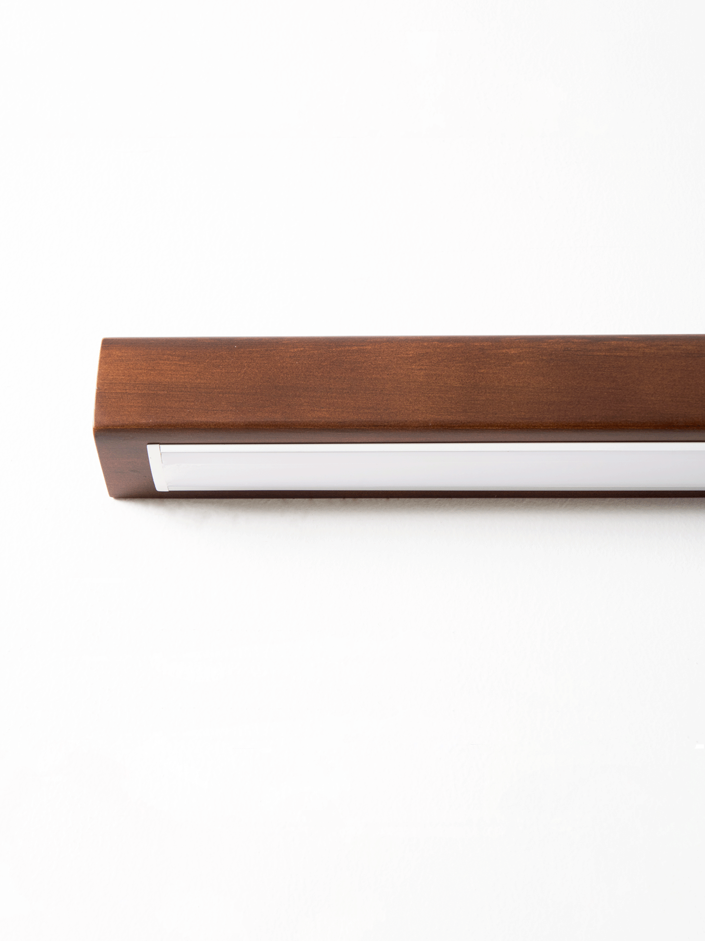Lustra Wandlamp Lineair Hout en LED Minimalistisch Design