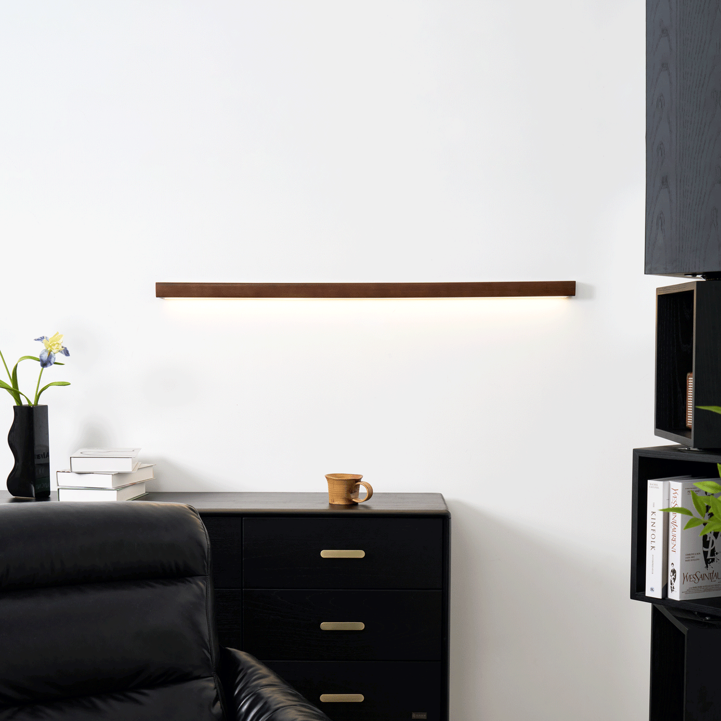 Lustra Wandlamp Lineair Hout en LED Minimalistisch Design