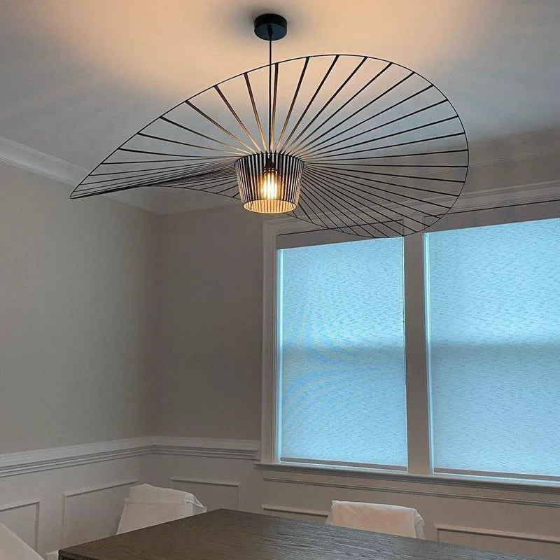 Zwarte Hanglamp in Hoedvorm – Moderne Elegant
