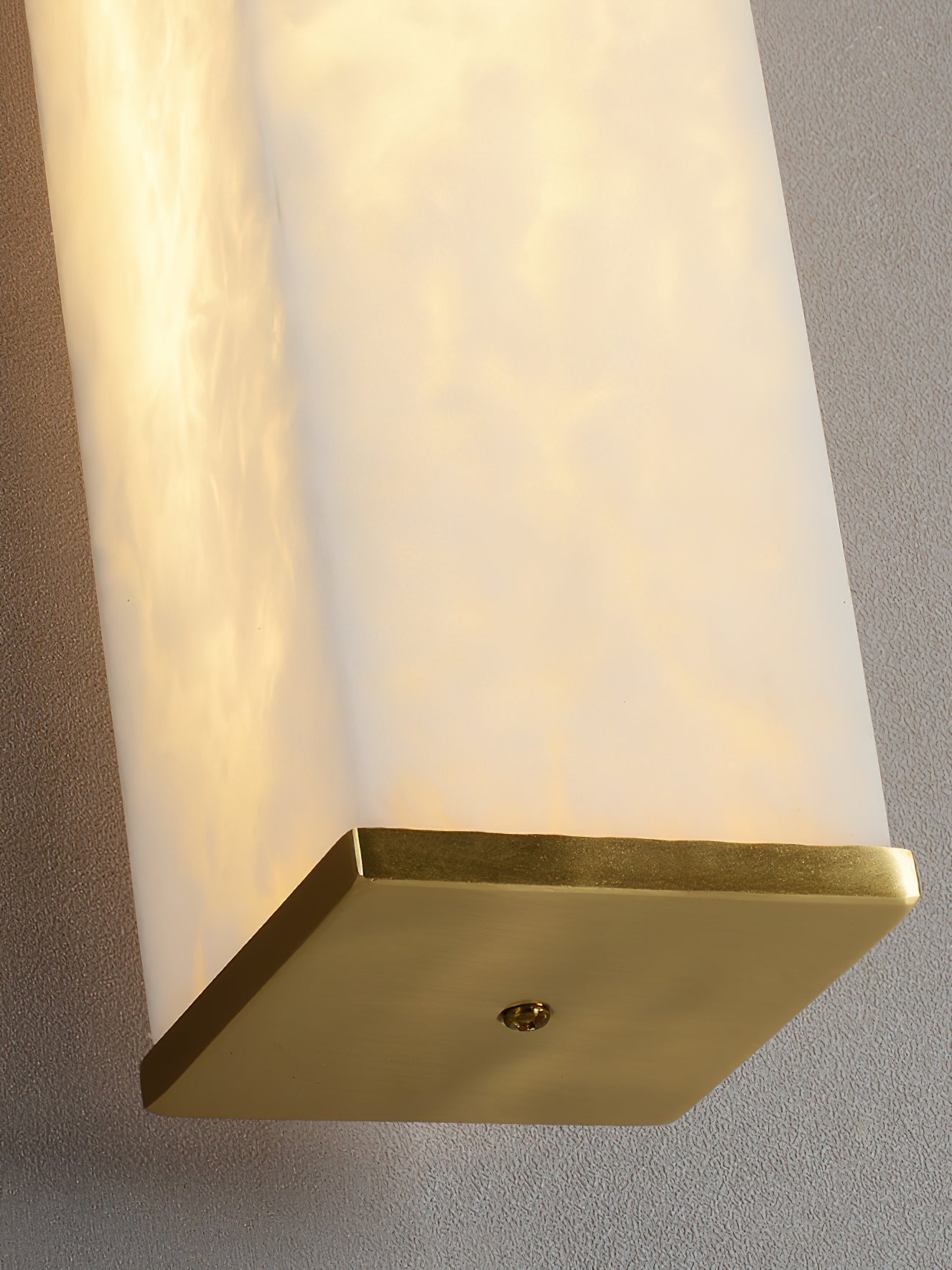 Arcus Wandlamp Elegant Minimalistisch Modern in Messing en Alabaster