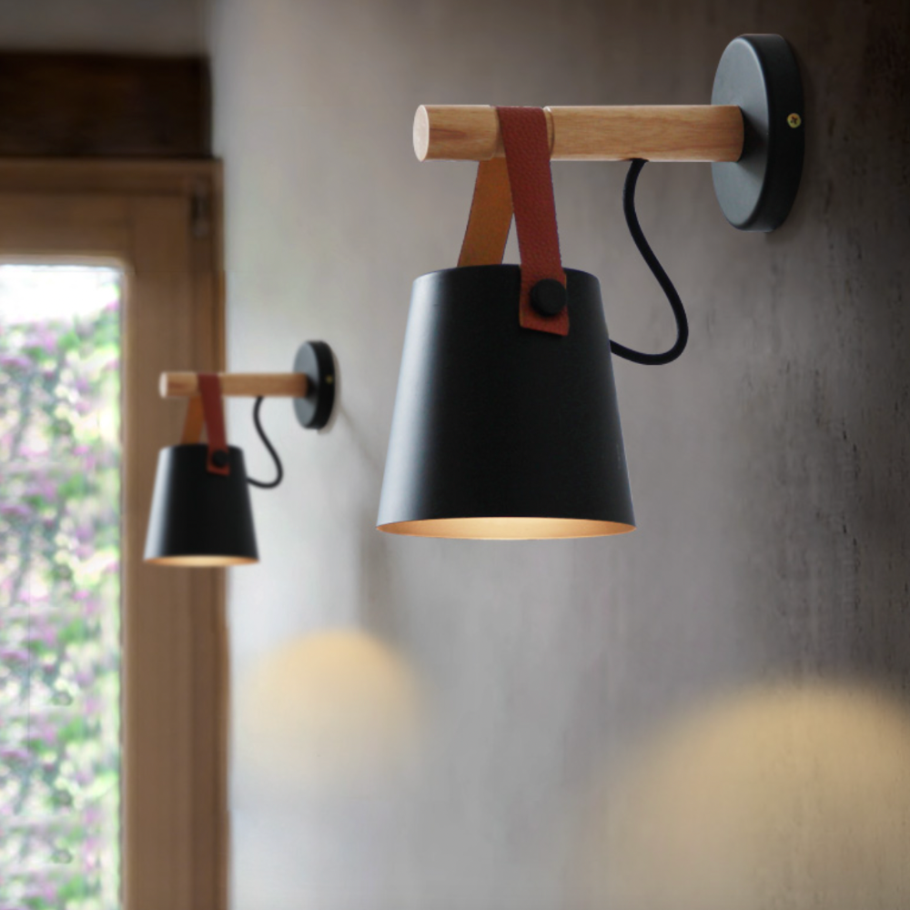 LED wandlamp van hout met hangende lampenkap
