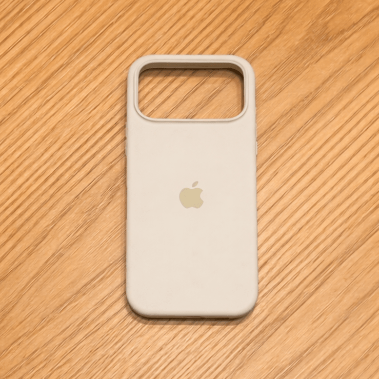 VELVIGUARD – MagSafe-compatibele siliconen hoes met soft-touch oppervlak voor iPhone