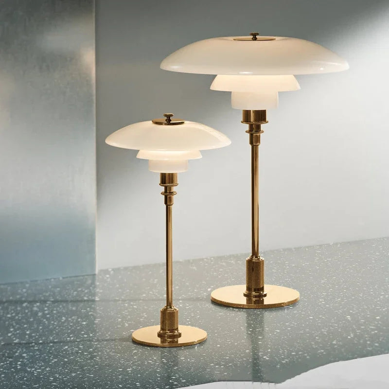 Scandinavische LED-tafellamp van glas – 3-scherm ontwerp
