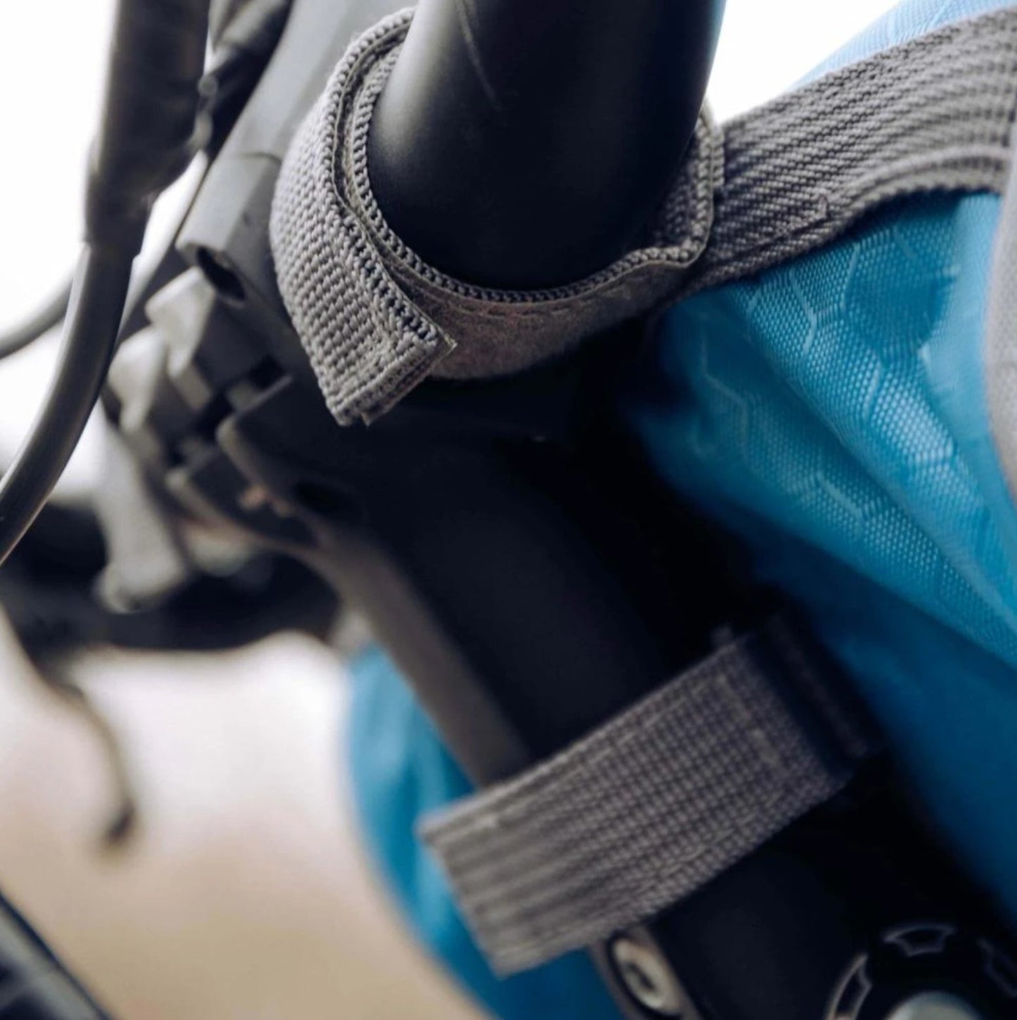 Fiets stuur tas met touchscreen venster | Spatwaterdicht | Veilige klittenbandsluiting | RideShield