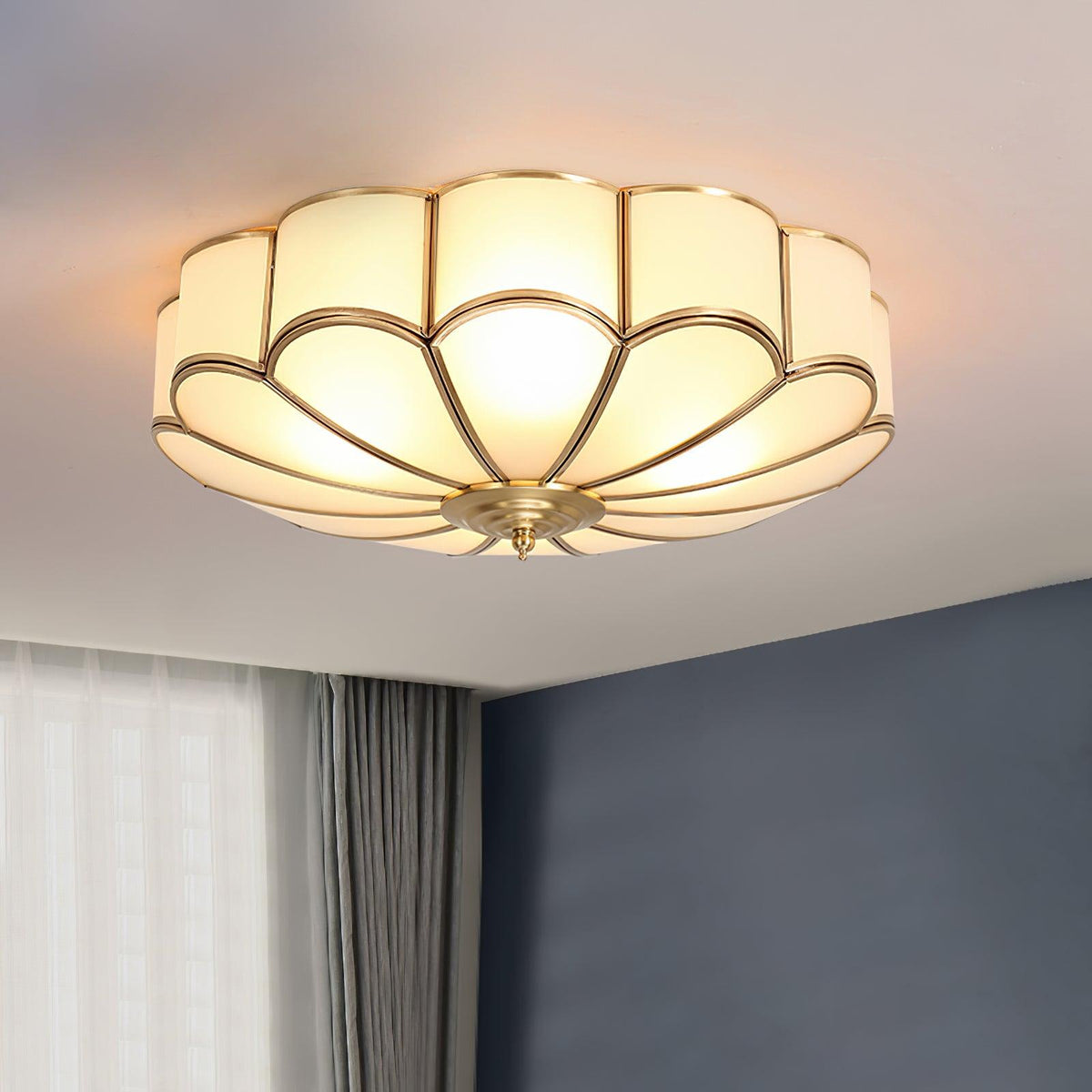 Ulira Plafondlamp Bloemvorm Frosted Glas Messing