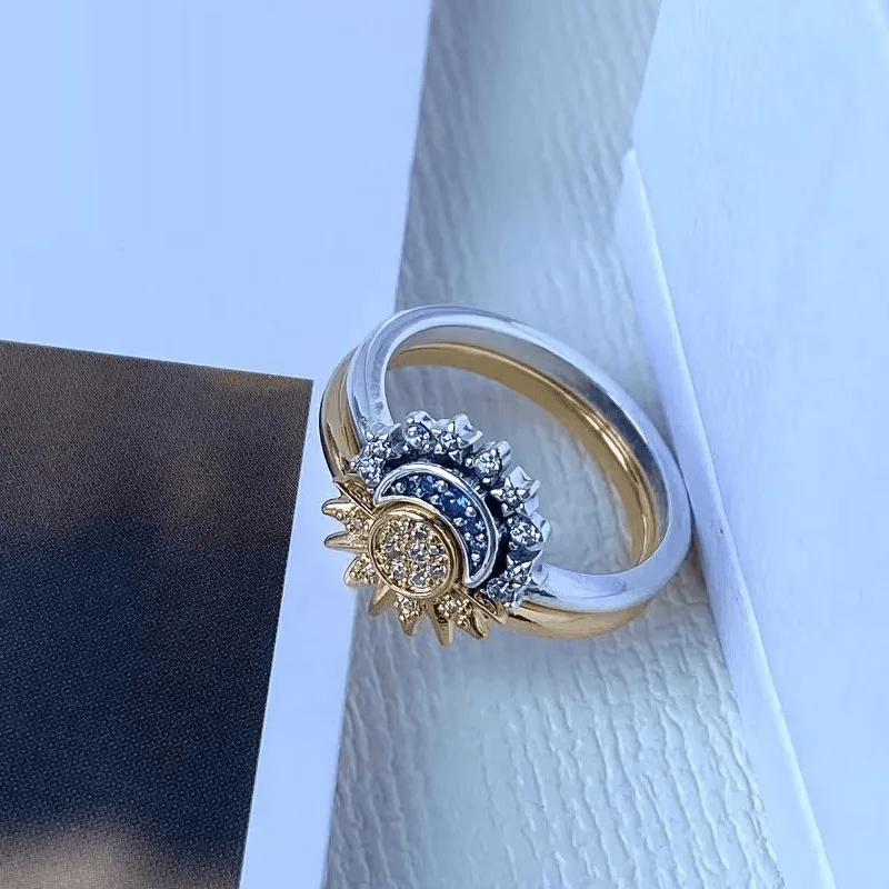 Sprankelende Zilveren Kristallen Ring – Elegante 925 Sterling Zilveren Ring met Maan- & Zonnendesign