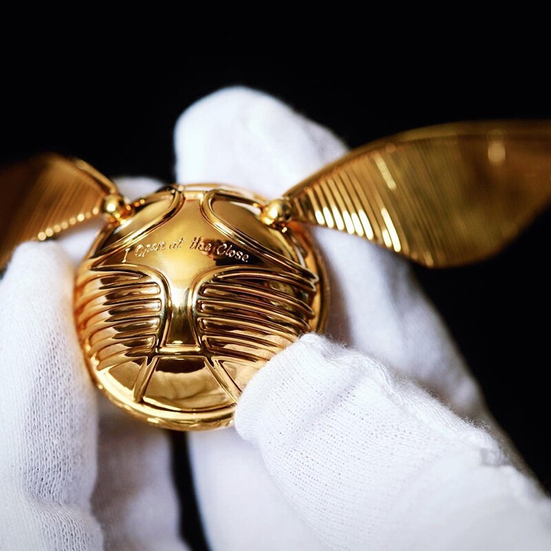 Ringdoos met vleugelmechaniek – Verguld ontwerp & Beweeglijke constructie