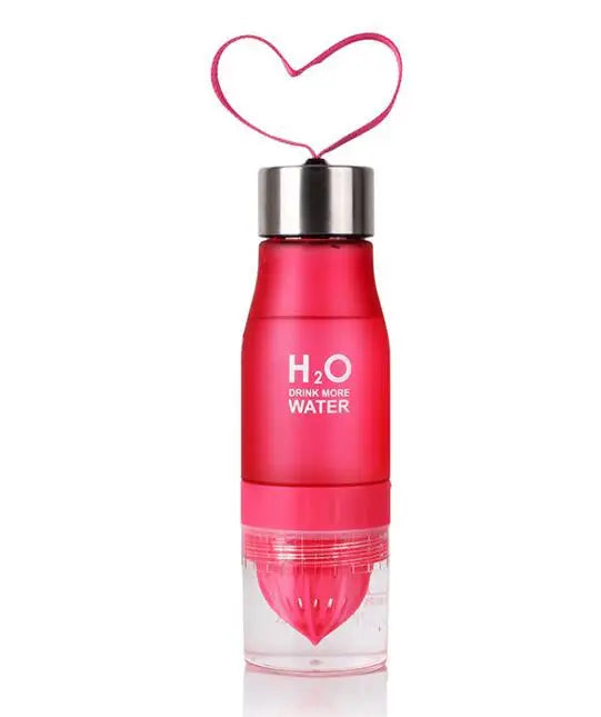 AquaLuxe Elite Hydratatie Fles | Stijlvolle 650ML plastic fles ontworpen om je verfrist te houden met elke slok water of sap.