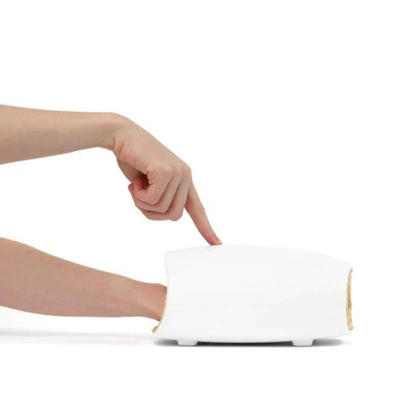 Handmassage met warmte voor artritis, gewrichtspijn en bloedcirculatie