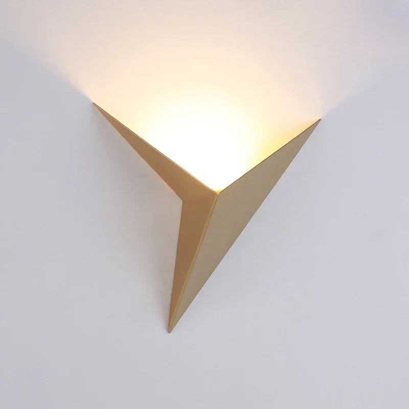 NoctiLux geometrische LED wandlamp | Eigentijdse bedverlichting voor moderne huizen