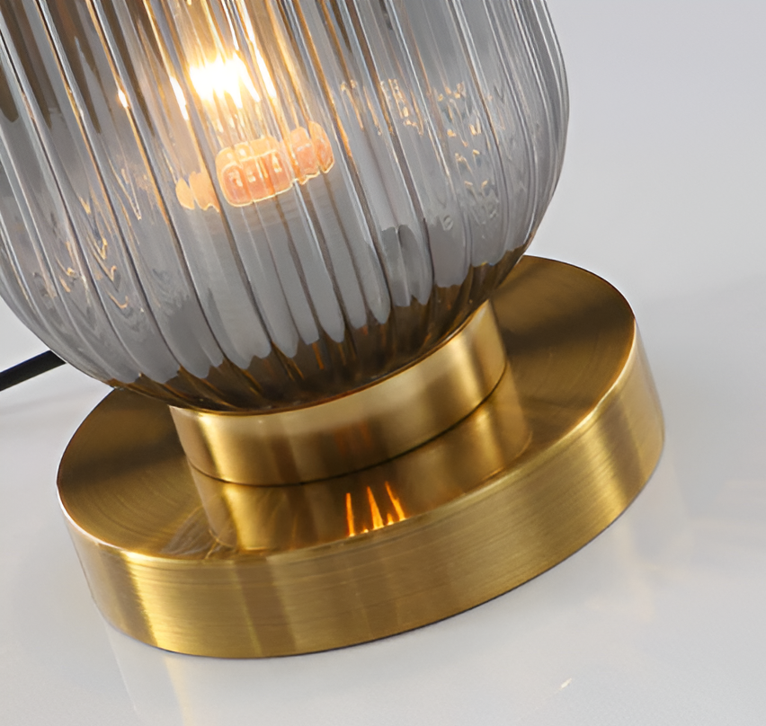 Oriantha - Noordse Tafellamp met Geribbeld Glas