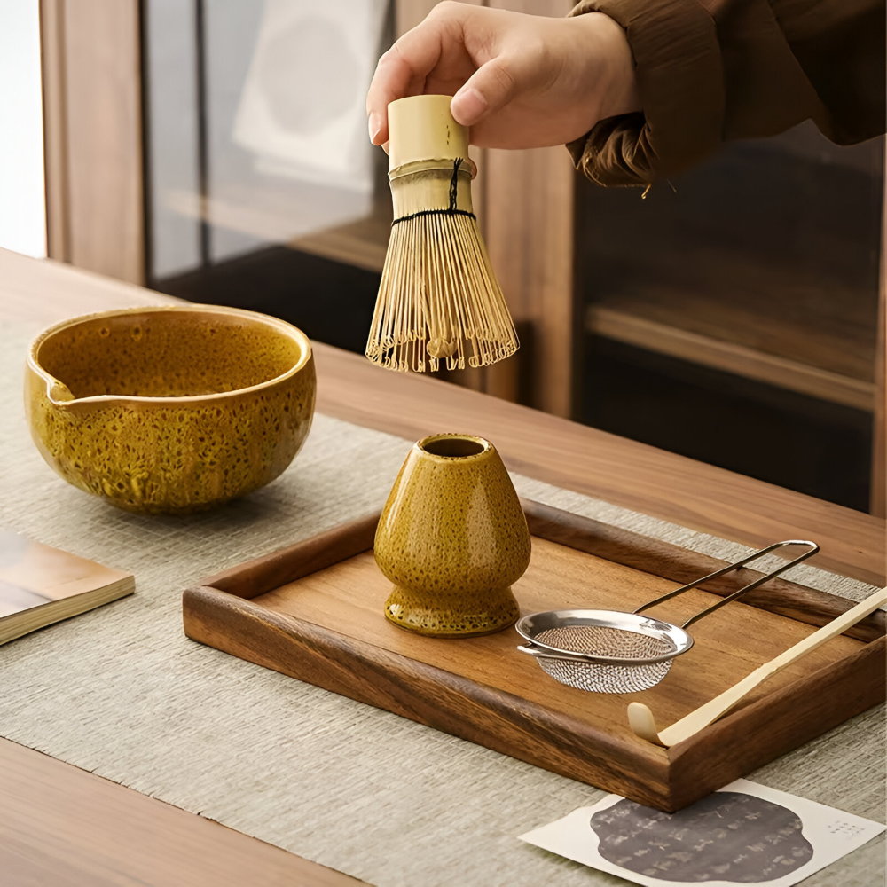 Authentiek Japanse Theeset voor Matcha – 5-delig Accessoire met handgemaakte keramische kom, zeef & bamboelepel