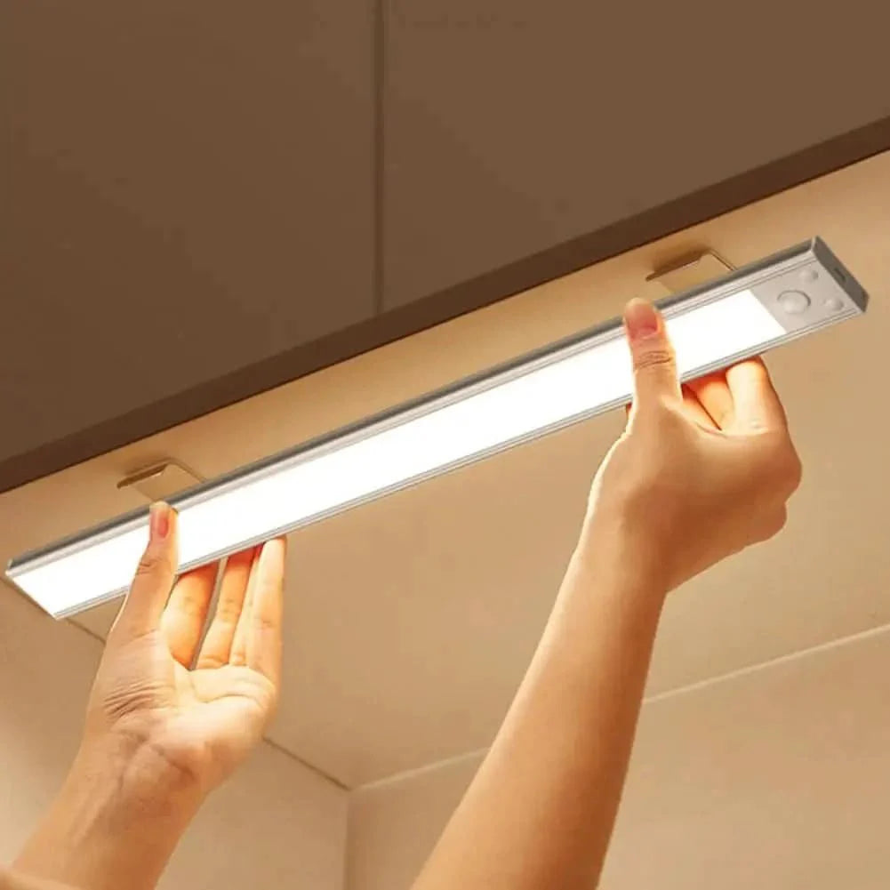 NOVA Slimme LED-Lichtstrip Voor Veiligheid En Stijlvolle Binnenverlichting