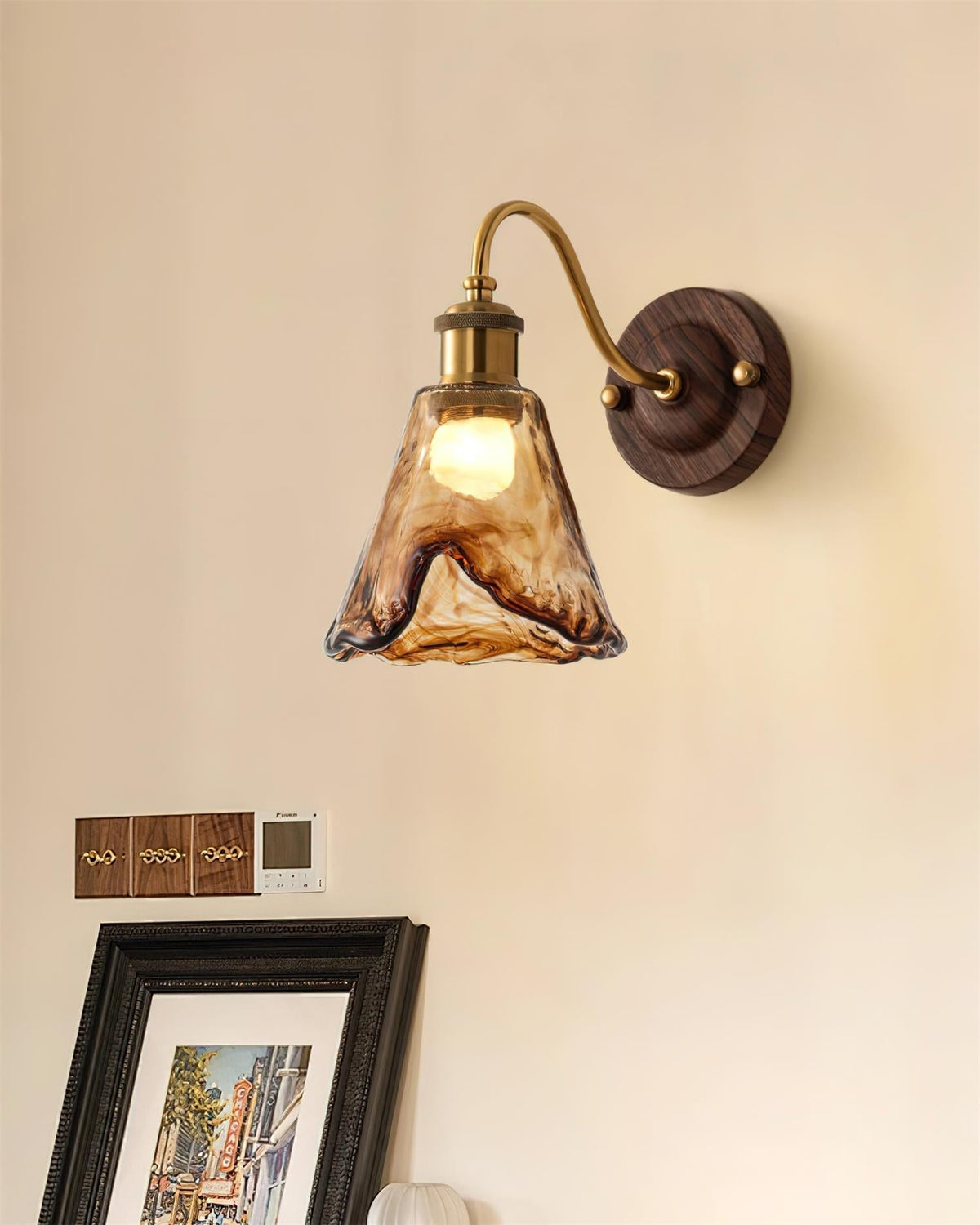 Wandlamp Amber Glazen Kap Walnut Goud Vintage Modern Sconces
