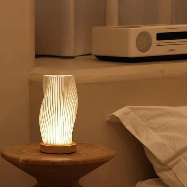 WaveLuxe - Elegante USB-lamp met dubbele schermen