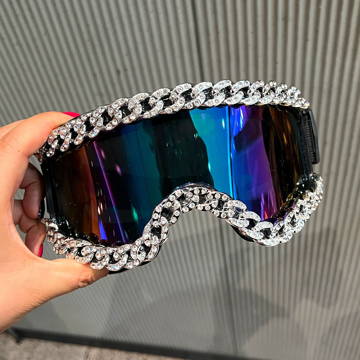 Vrouwenmodieuze skibril met strass versierde montuur van