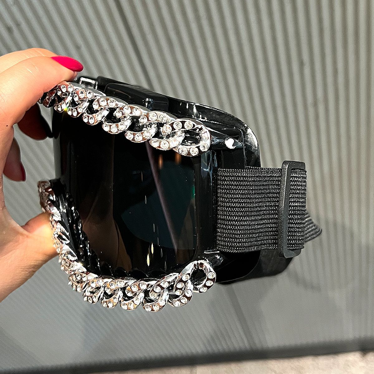 Vrouwenmodieuze skibril met strass versierde montuur van
