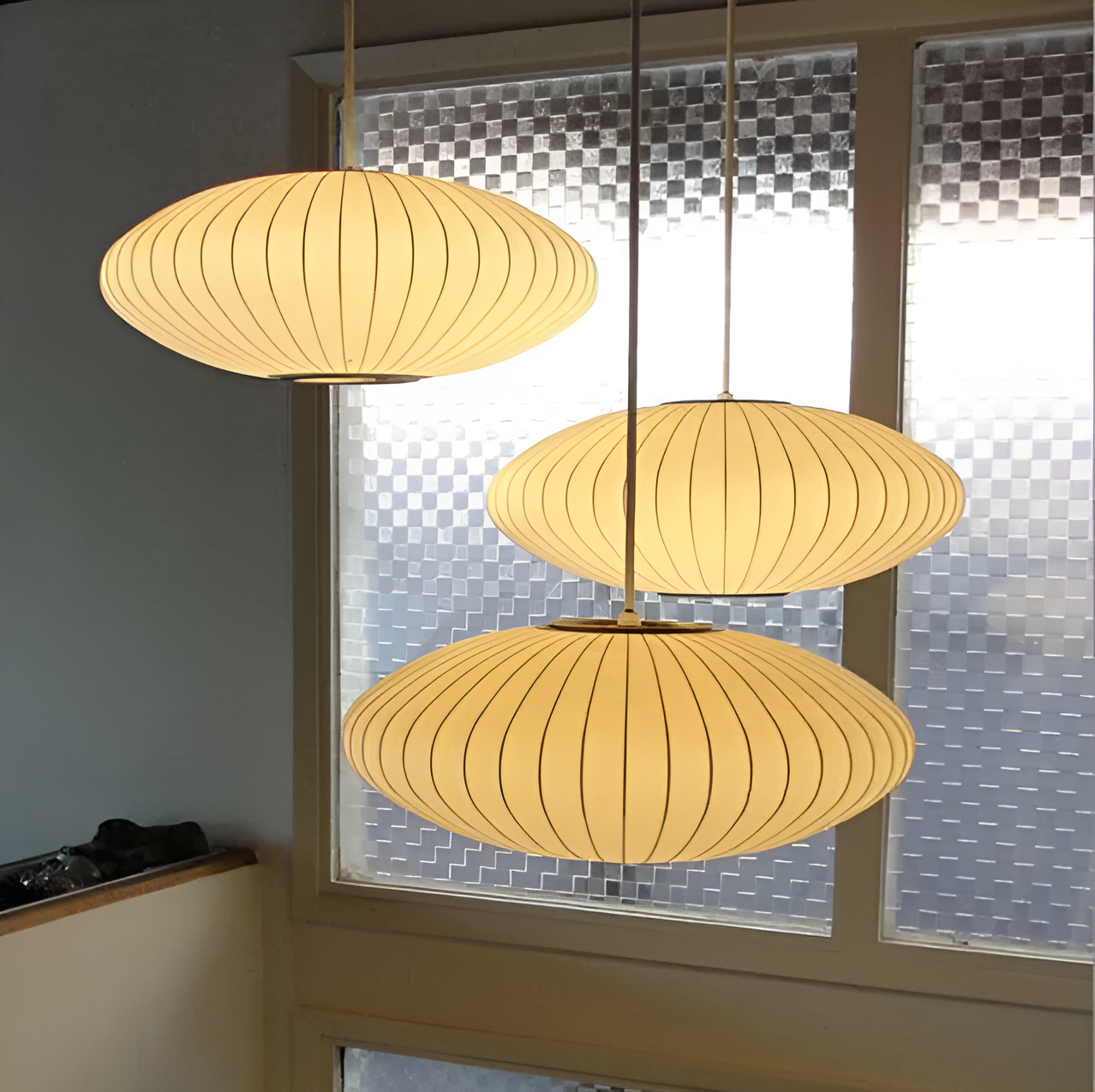 Ovale hanglamp met verticaal gestreepte kap