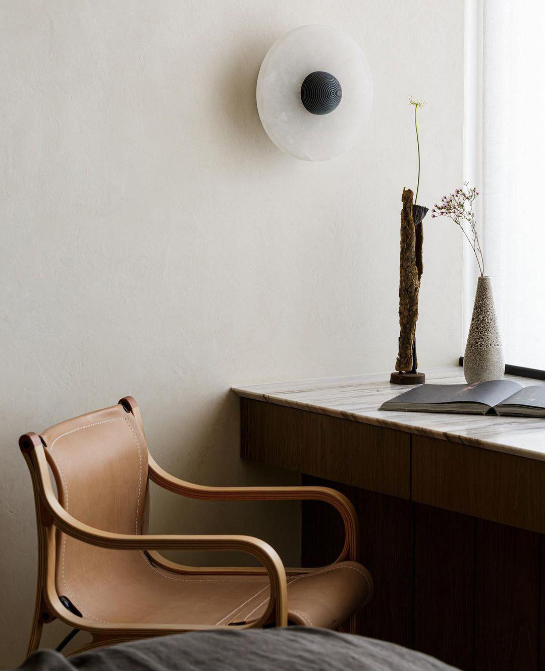 Ronde Wandlamp Alabaster Geribbeld Messing