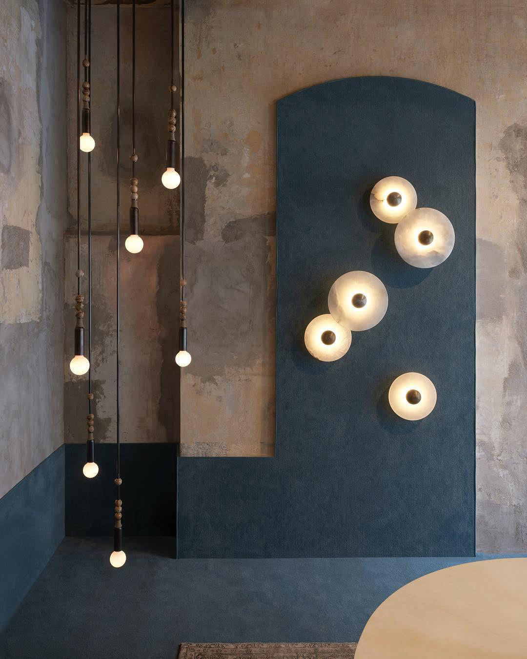 Ronde Wandlamp Alabaster Geribbeld Messing
