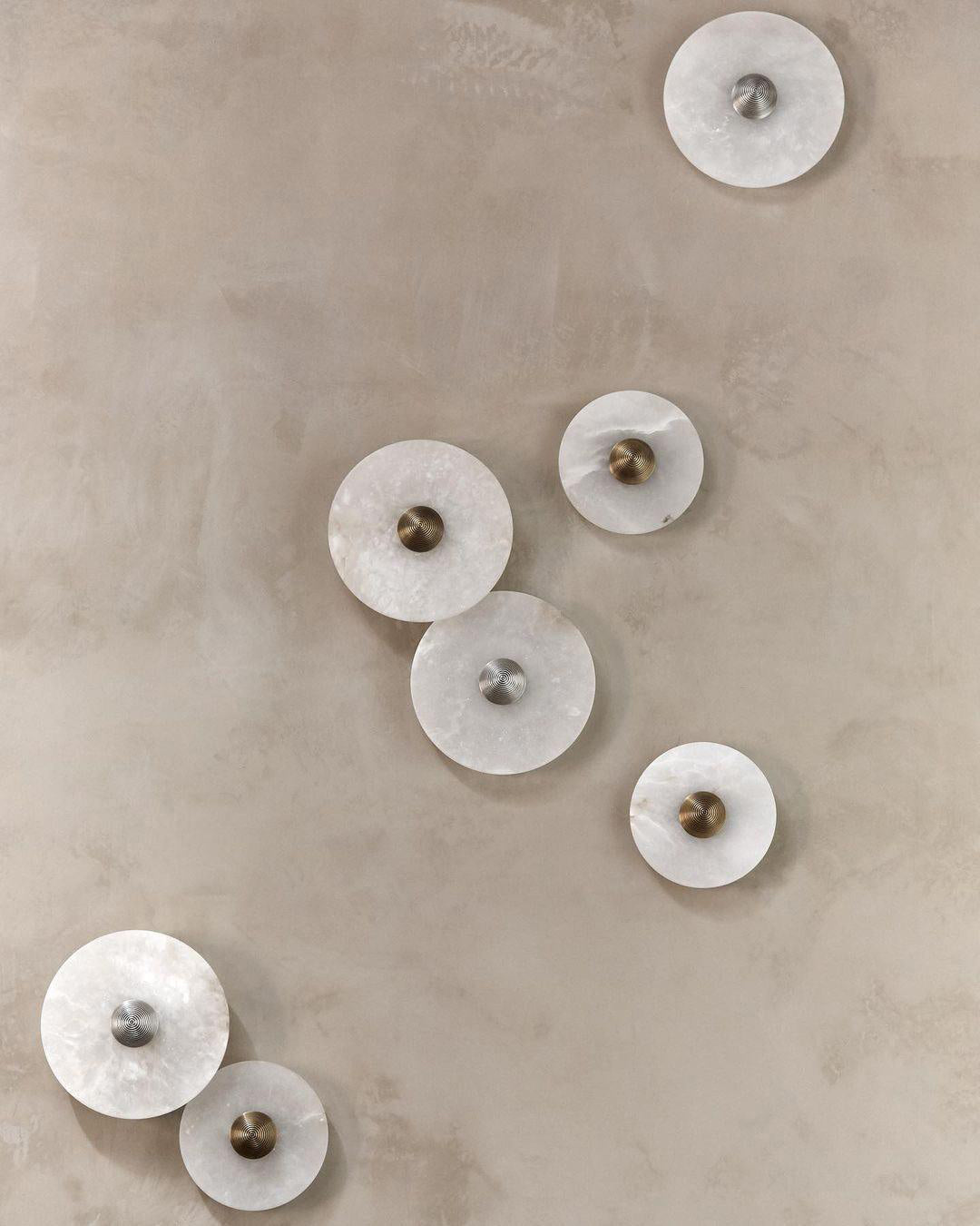 Ronde Wandlamp Alabaster Geribbeld Messing