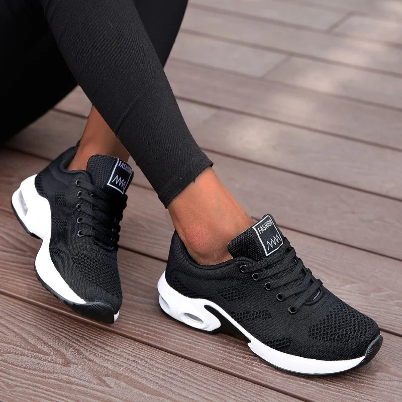 AeroLuxe Elite Sportschoenen | Lichtgewicht en ademende hardloopschoenen met luchtdemping voor ultiem comfort tijdens buitensporten.