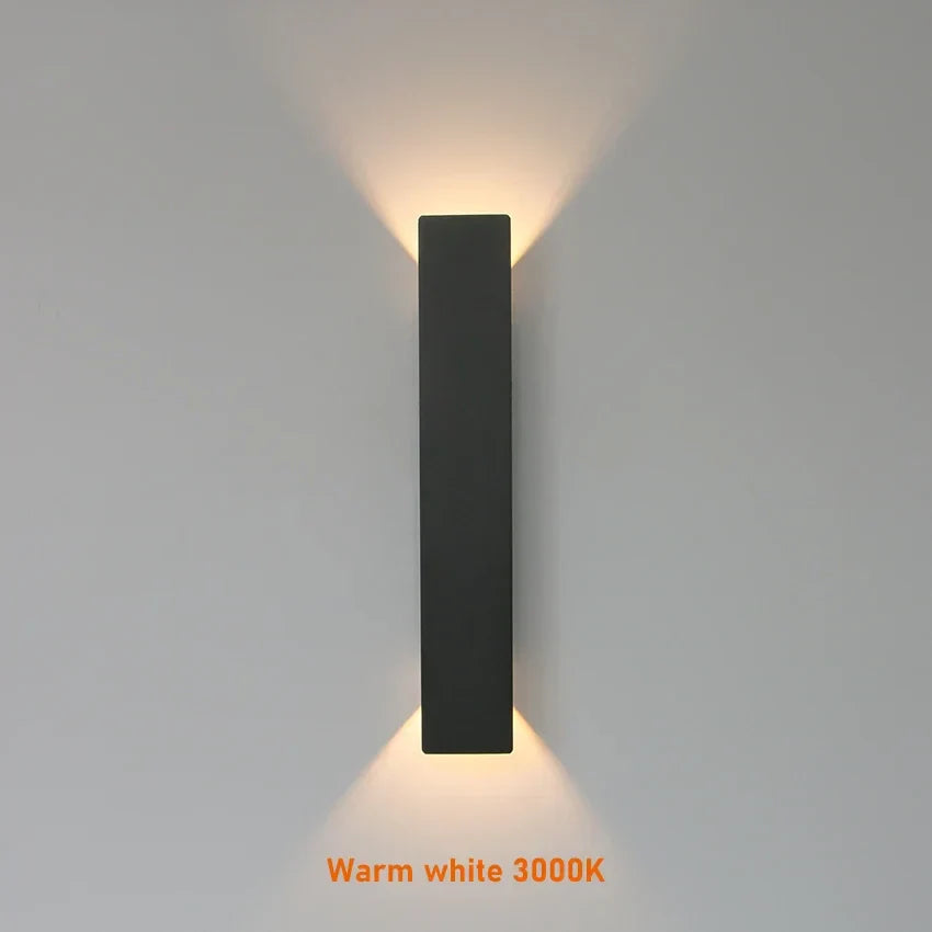 Moderne Buitenlamp – LED Wandlamp Op/Neer, Waterdicht, Verticale Ontwerp