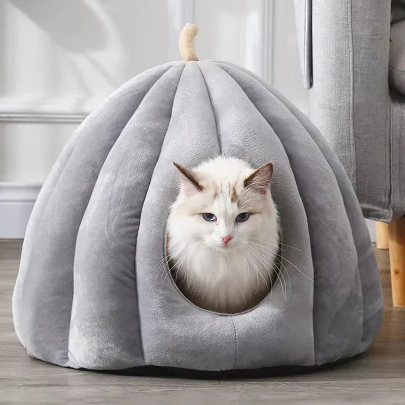 CozyNest Pompoen Kat Bed – Warm, Wasbaar & Comfortabel Kattenhol