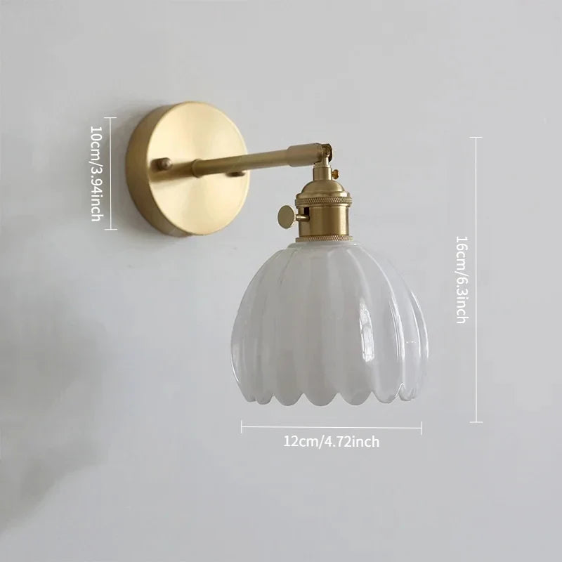 Retro wandlamp in de vorm van een tulp bloem – wandlamp met glazen kap en gouden afwerking