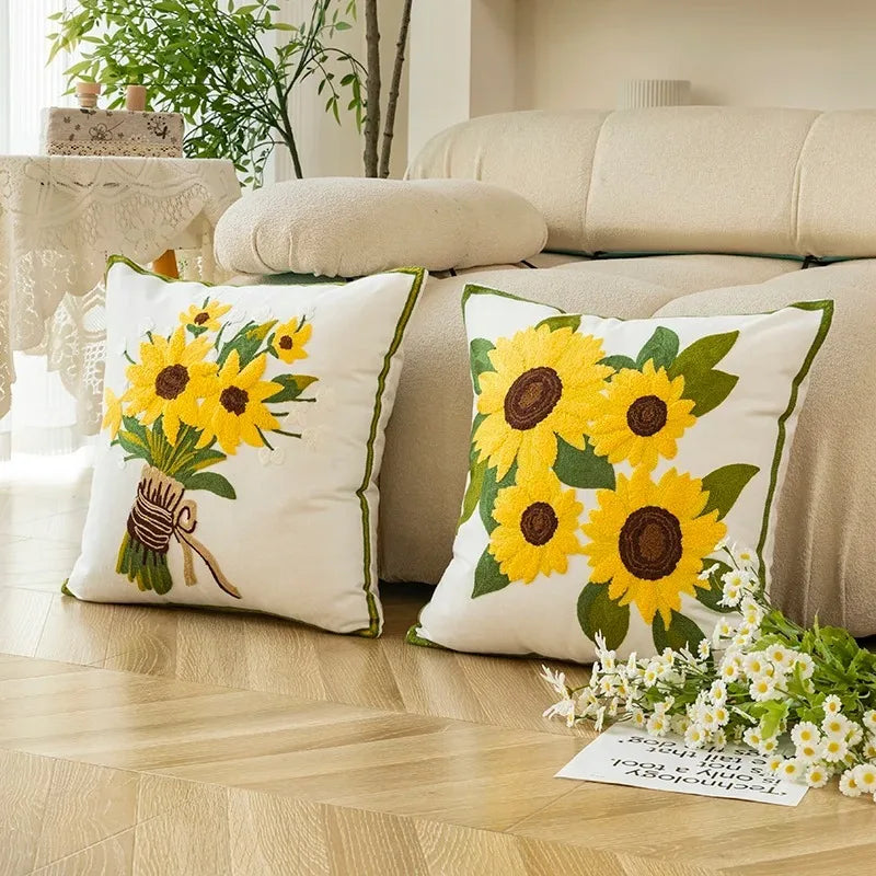 Caelirae - Katoenen Geborduurd Sierkussen 45x45 cm met Zonnebloemmotief