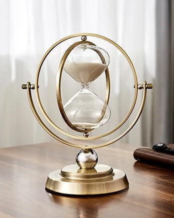 Luxe Zandloper met Elegante Metalen Frame