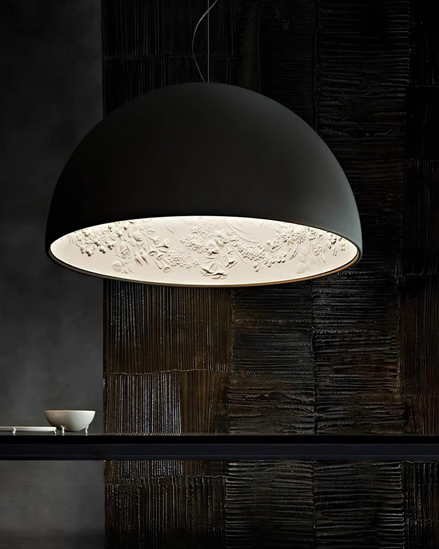 Suspensie Dôme Zwart met Elegante Geprofileerde Plafond