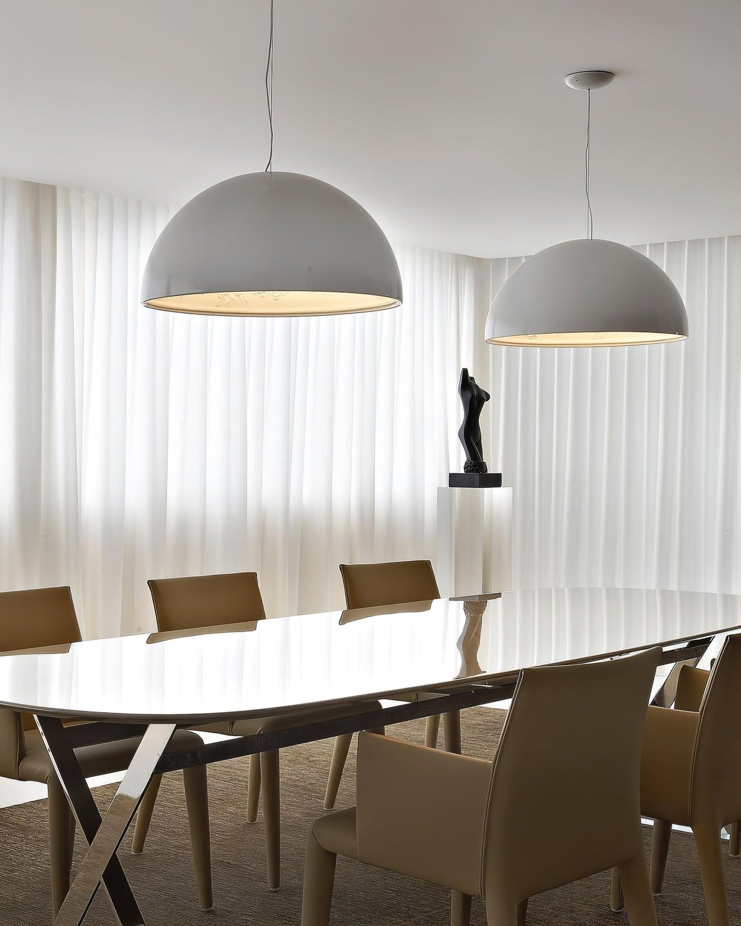 Suspensie Dôme Zwart met Elegante Geprofileerde Plafond