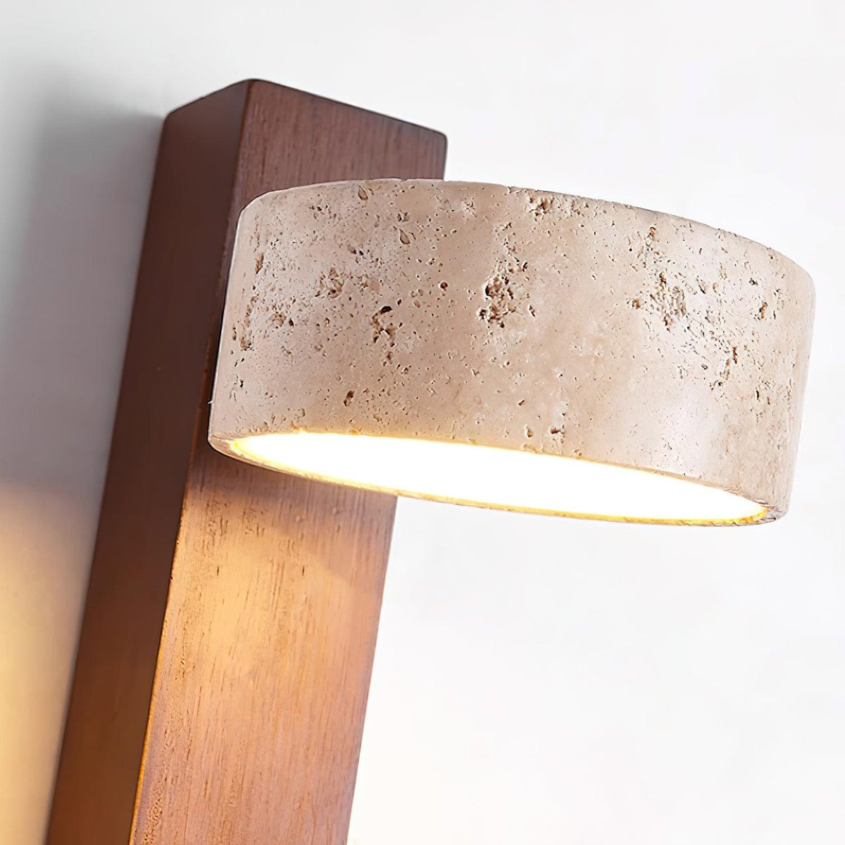 Jovan Wandlamp Travertine Hout