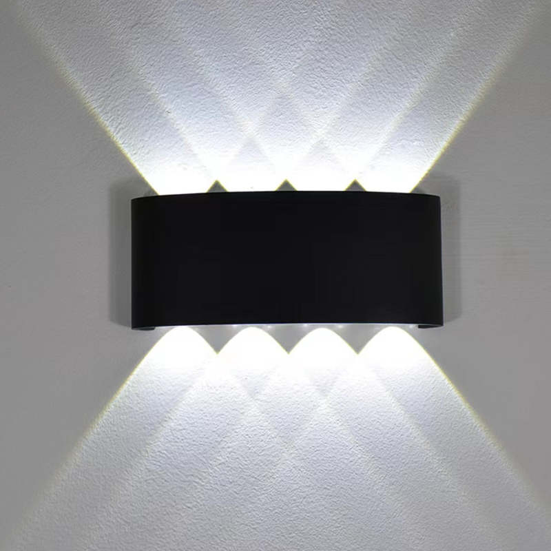 Tronix Moderne Rechthoekige Metalen Buitenwandlamp, Zwart/Wit, Watergolf