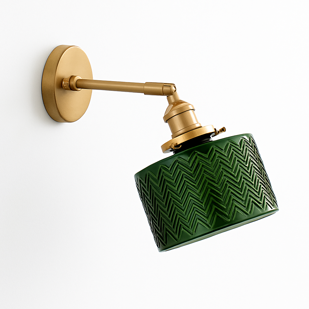 Design wandlamp met gouden LED en retro glazen kap