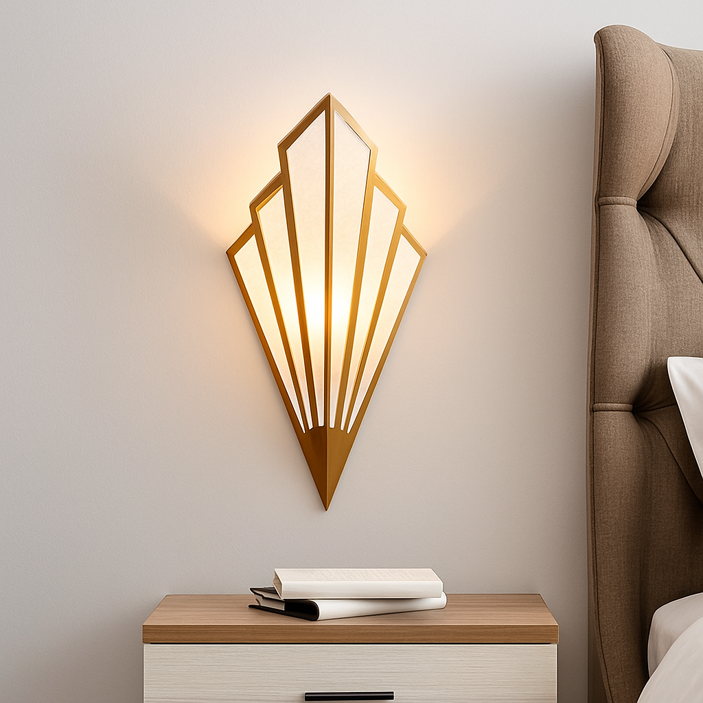 Design wandlamp in driehoekige vorm met gekleurd LED metaal