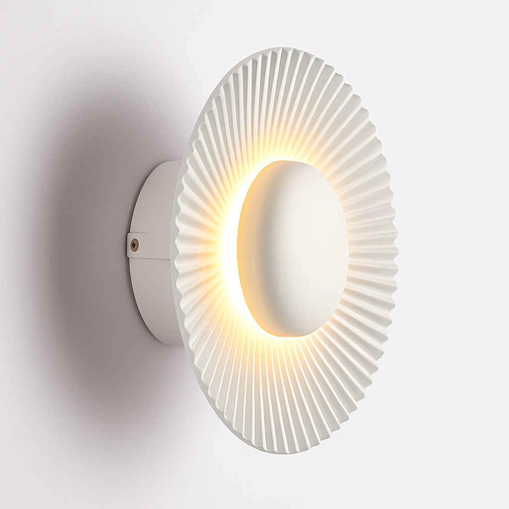 Moderne LED wandlamp in de vorm van een metalen zon Hasna