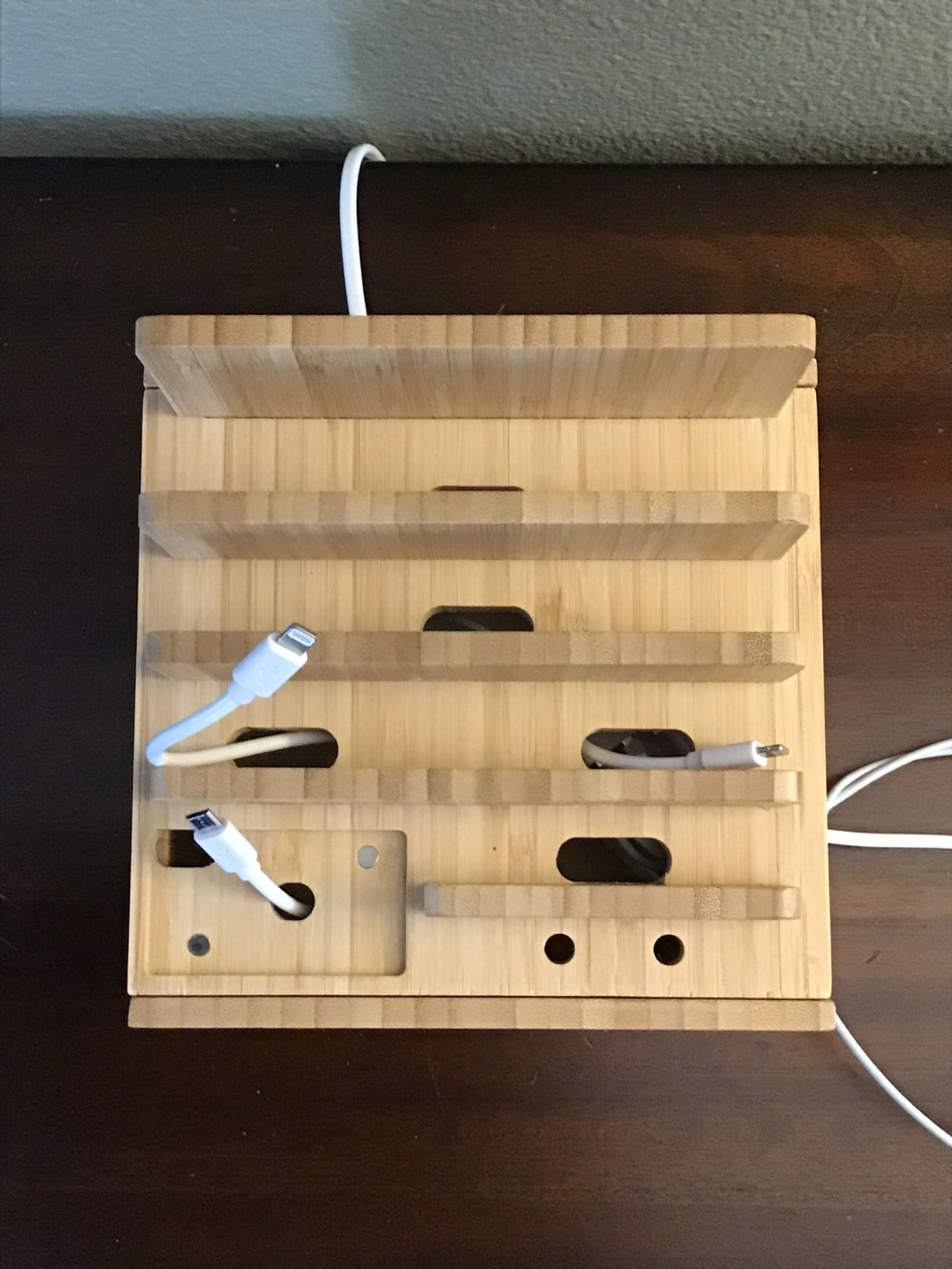 Tekavo ChargeDock Oplaadstation van Bamboe | 5-Poorts USB & Organizer | Voor Smartphone, Tablet & Smartwatch | Inclusief Kabelset